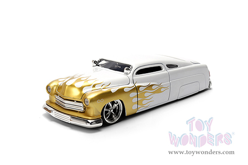 Jada Toy Bigtime Muscle - Mercury Coupe (1951, 1/24, diecast model car, White/Gold Flames) 36452