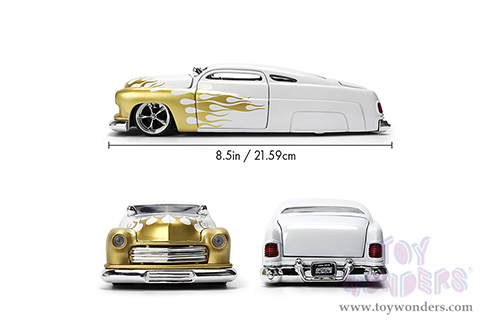 Jada Toy Bigtime Muscle - Mercury Coupe (1951, 1/24, diecast model car, White/Gold Flames) 36452