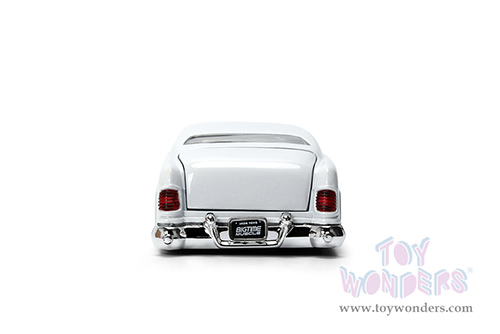 Jada Toy Bigtime Muscle - Mercury Coupe (1951, 1/24, diecast model car, White/Gold Flames) 36452