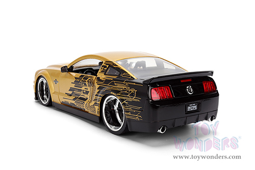 Jada Toys Bigtime Muscle - Ford Mustang Shelby® GT-500KR™ (2008, 1/24 scale diecast model car, Gold/Black) 36462