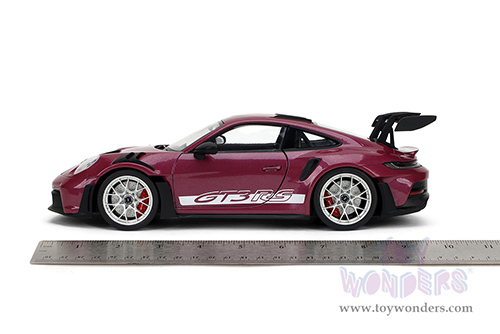 Jada Toys Pink Slips - Porsche 911 GT3 RS with Display Base (1/18 scale diecast model car, Cabernet) 36469