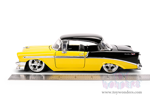 Jada Toys Bigtime Muscle - Chevrolet® Bel Air® (1956, 1/24 scale diecast model car, Yellow/Black) 36648
