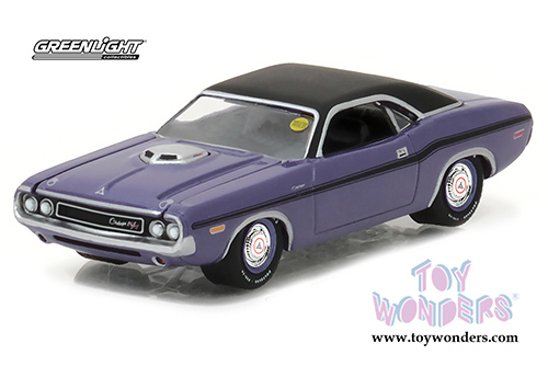 Greenlight - Mecum Auctions Series 1 | Dodge Challenger R/T Hemi&reg; (1970, 1/64 scale diecast model car, Purple/Black) 37110B/48