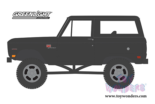 Greenlight - Mecum&trade; Auctions Collector Car Series 4 | Ford Icon Bronco - Houston 2019 (1968, 1/64 scale diecast model car, Black) 37190B/48
