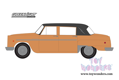 Greenlight - Mecum™ Auctions Collector Car Series 4 | 1972 Checker Marathon 50th Anniversary - Chicago 2018 (1972, 1/64 scale diecast model car, Copper/Black) 37190F/48