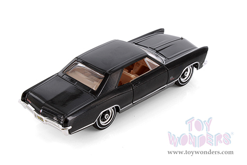 Showcasts® Collectibles - Buick™ Riviera™ Hardtop (1965, 1/26 scale diecast model car, Asstd.) 37214 MAP: $19.99 