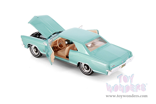 Showcasts® Collectibles - Buick™ Riviera™ Hardtop (1965, 1/26 scale diecast model car, Asstd.) 37214 MAP: $19.99 