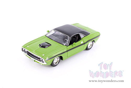Showcasts® Collectibles - Dodge Challenger R/T Coupe (1970, 1/24 scale diecast model car, Asstd.) 37263/2 MAP: $19.99