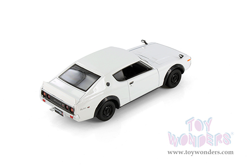 Showcasts® Collectibles - Nissan Skyline 2000GT-R (1973, 1/24 scale die cast model car, White) 37528 MAP: $19.99