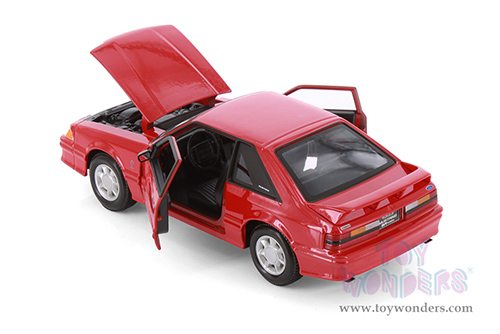 Maisto - Special Edition | Ford Mustang SVT Cobra (1993, 1/24 scale diecast model car, Red) 32906R