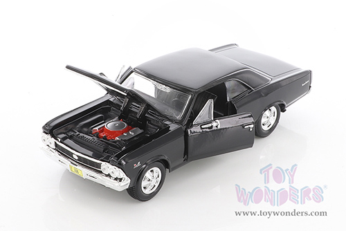 Showcasts® Collectibles - Chevrolet® Chevelle® SS™ 396 Hardtop (1966, 1/24 scale diecast model car, Asstd.) 37960/2 MAP: $19.99