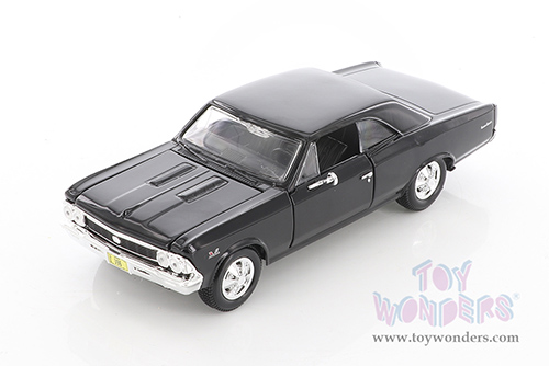 Showcasts® Collectibles - Chevrolet® Chevelle® SS™ 396 Hardtop (1966, 1/24 scale diecast model car, Asstd.) 37960/2 MAP: $19.99