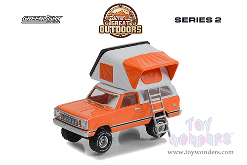  Greenlight - The Great Outdoors Series 2 | Dodge Ramcharger SE and Modern Rooftop Tent (1977, 1/64 scale diecast model car, Orange) 38030B/48