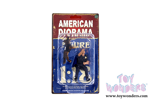 American Diorama Figurine - Police Officer with K9 Dog Unit II (Set of 2, 1/18 scale, Black) 38164
