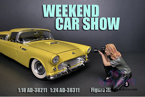 American Diorama Figurine - Weekend Car Show Figure III (1/24  scale, Black/Gray) 38311
