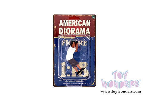 American Diorama Figurine - Weekend Car Show Figure IV (1/18  scale, Brown/White) 38212