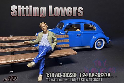 American Diorama Figurine - Sitting Lovers Figure I (1/24  scale, Blue/Green) 38330