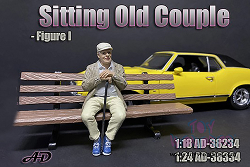 American Diorama Figurine - Sitting Old Couple Figure I (1/18  scale, Cream/Beige) 38234