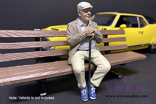 American Diorama Figurine - Sitting Old Couple Figure I (1/18  scale, Cream/Beige) 38234