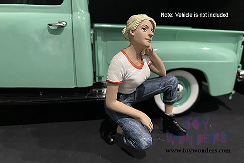 American Diorama Figurine - Car Girl in Tee Michelle Figure (1/24 scale, White/Blue) 38337