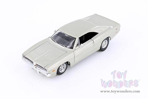 Showcasts® Collectibles - Dodge Charger R/T Hardtop (1969, 1/25 scale diecast model car, Silver) 38256SV MAP: $22.99