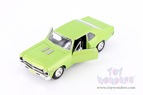 Showcasts® Collectibles - Chevrolet® Nova™ SS™ Hardtop (1970, 1/24 scale diecast model car, Green) 38262GN MAP: $22.99