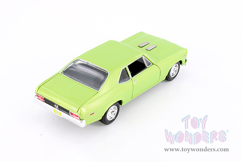Showcasts® Collectibles - Chevrolet® Nova™ SS™ Hardtop (1970, 1/24 scale diecast model car, Green) 38262GN MAP: $22.99