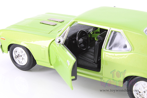 Showcasts® Collectibles - Chevrolet® Nova™ SS™ Hardtop (1970, 1/24 scale diecast model car, Green) 38262GN MAP: $22.99