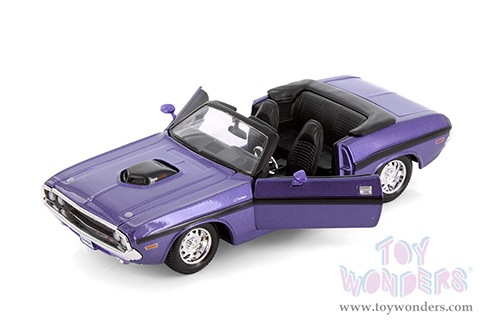 Showcasts® Collectibles - Dodge Challenger R/T Convertible (1970, 1/24 scale diecast model car, Purple) 38264PR MAP: $22.99