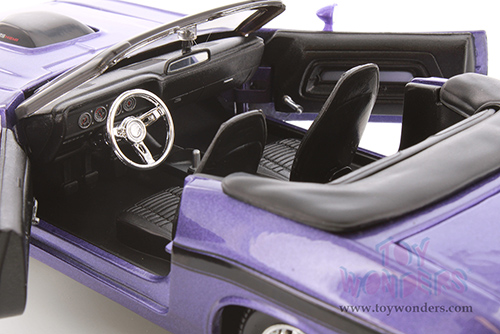 Showcasts® Collectibles - Dodge Challenger R/T Convertible (1970, 1/24 scale diecast model car, Purple) 38264PR MAP: $22.99