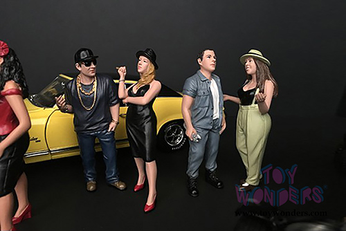 American Diorama Figurine - Hanging Out 2 Beto Figure (1/24  scale, Gray) 38287