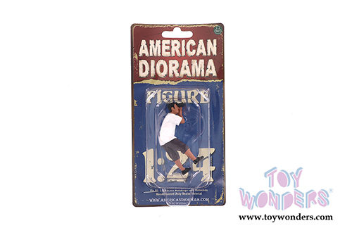 American Diorama Figurine - Weekend Car Show Figure IV (1/24  scale, Brown/White) 38312