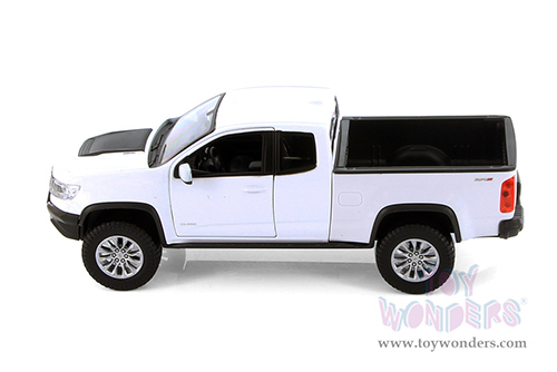 Showcasts® Collectibles - Chevrolet® Colorado ZR2 Pickup Truck (2017, 1/27 scale diecast model car, White) 38517WT MAP: $22.99