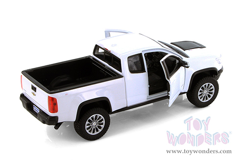 Showcasts® Collectibles - Chevrolet® Colorado ZR2 Pickup Truck (2017, 1/27 scale diecast model car, White) 38517WT MAP: $22.99