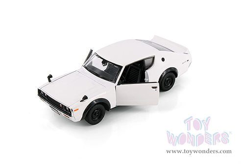 Showcasts® Collectibles - Nissan Skyline 2000 GT-R KPGC110 Hardtop (1973, 1/24 scale diecast model car, White) 38528WT MAP: $22.99