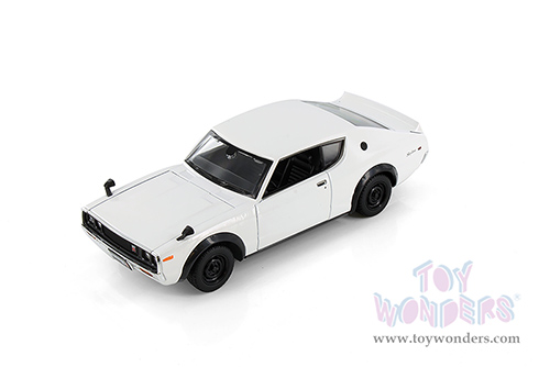 Showcasts® Collectibles - Nissan Skyline 2000 GT-R KPGC110 Hardtop (1973, 1/24 scale diecast model car, White) 38528WT MAP: $22.99