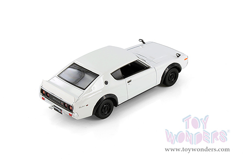 Showcasts® Collectibles - Nissan Skyline 2000 GT-R KPGC110 Hardtop (1973, 1/24 scale diecast model car, White) 38528WT MAP: $22.99
