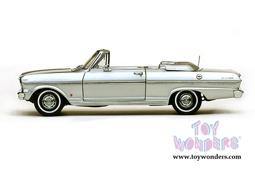 Sun Star USA - Chevrolet Nova Open Convertible (1963, 1/18 scale diecast model car, Satin Silver) 3976