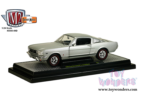 Castline M2 Machines Detroit-Muscle Premium - Ford Mustang GT 2 + 2 Fastback Hard Top (1966, 1/24 scale diecast model car, Silver Frost) 40300/49D