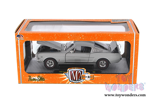 Castline M2 Machines Detroit-Muscle Premium - Ford Mustang GT 2 + 2 Fastback Hard Top (1966, 1/24 scale diecast model car, Silver Frost) 40300/49D