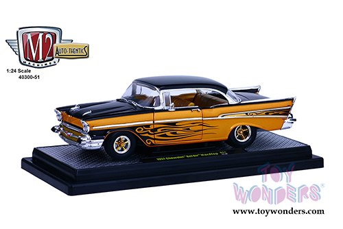 Castline M2 Machines Auto-Thentics - Chevrolet Bel Air Hard Top (1957, 1/24 scale diecast model car, Molten Gold/Black) 40300/51B