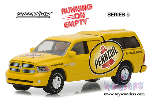 Greenlight - Running on Empty Series 5 | Ram 1500 with Camper Shell Pennzoil (2018, 1/64 scale diecast model car, Yellow) 41050F/48
