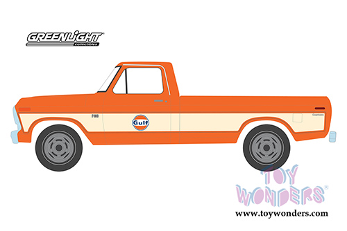 Greenlight - Running on Empty Series 9 | Ford F-100 Pickup Truck with Bed Cover Gulf Oil (1976, 1/64 scale diecast model car, Orange) 41090E/48