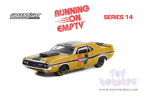 Greenlight - Running on Empty Series 14 | Dodge Challenger R/T "Hurst Performance Plus" (1970, 1/64 scale diecast model car, Gold with Stripes) 41140C/48