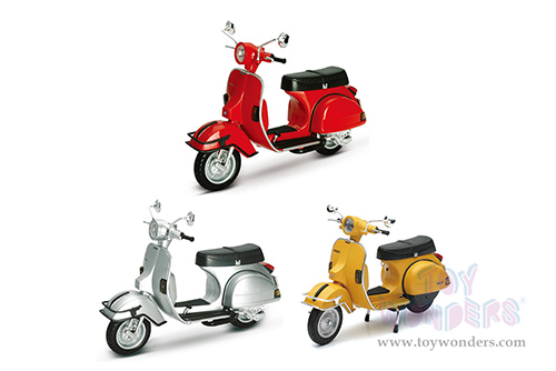 New Ray - Vespa P200E Scooter (1978, 1/12 scale diecast model bike, Asstd.) 42123