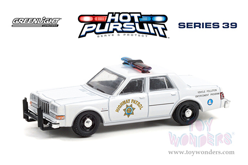 Greenlight - Hot Pursuit Series 39 | Dodge Diplomat Vehicle Pollution Enforcement Program CHP "California Highway Patrol" (1988, 1/64 scale diecast model car, White) 42970C/48