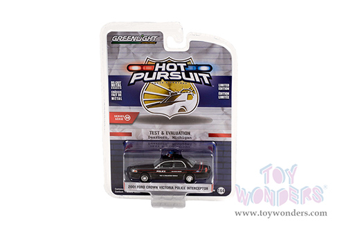 Greenlight - Hot Pursuit Series 39 | Ford Crown Victoria Police Interceptor Police Prep Package "Test & Evaluation Vehicle" Dearborn (Michigan) (2001, 1/64 scale diecast model car, Black) 42970D/48