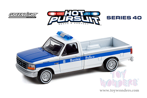 Greenlight - Hot Pursuit Series 40 | Ford F-250 Pickup Truck "Boston Police Department" (Massachusetts) (1995, 1/64 scale diecast model car, White and Blue) 42980C/48