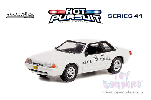Greenlight - Hot Pursuit Series 41 | Ford Mustang SSP Police - Oregon State Police (1993, 1/64 scale diecast model car, White) 42990B/48