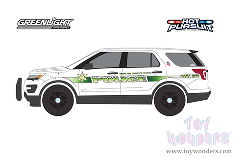 Greenlight - Hot Pursuit Series 42 | Ford Police Interceptor Utility - City of North Pole, Alaska Police (2017, 1/64 scale diecast model car, white) 43000C/48